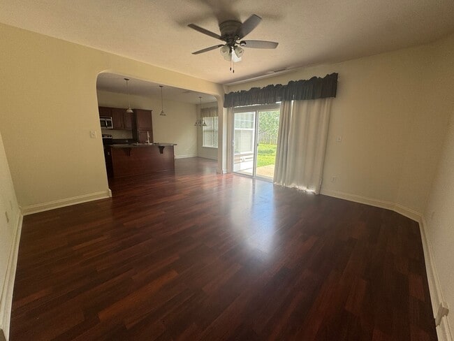 Foto del edificio - 581 Beehler Dr