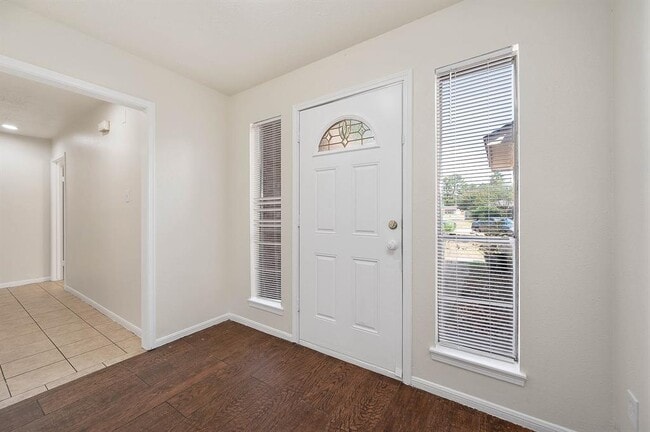 Building Photo - 9311 Cedar Point Cir