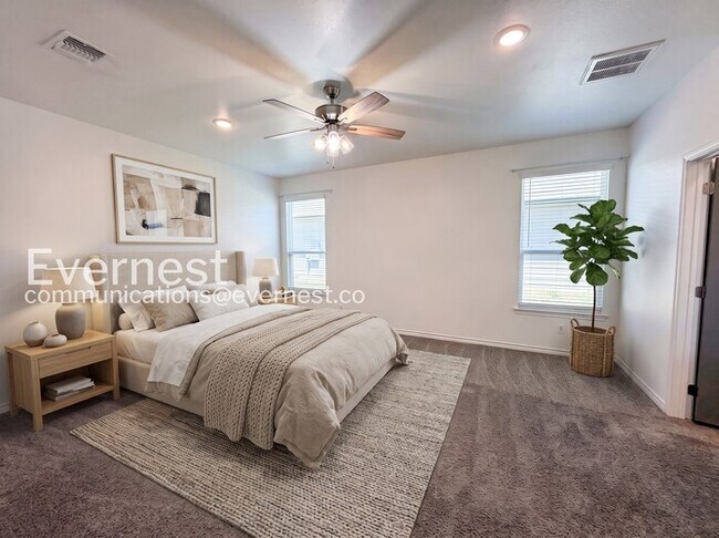 Building Photo - Limited Time Special Offer / 3 Bed, 2 Bath Home with Garage / Pet-Friendly / Vouchers Accepted / ...