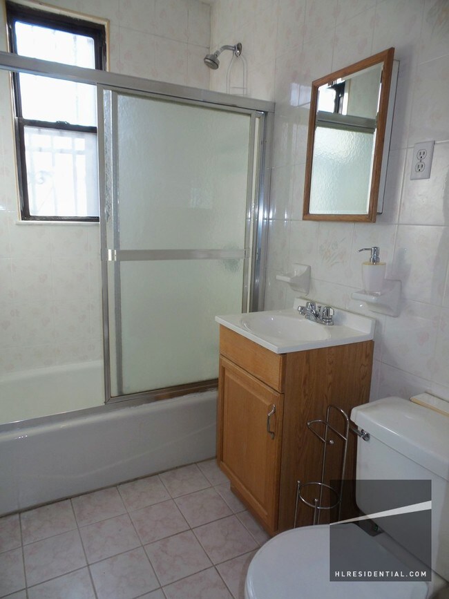 Foto del edificio - 3090 23rd St
