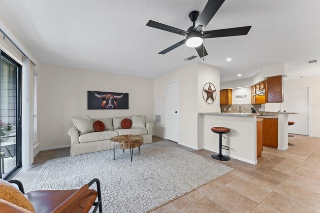 Building Photo - 12755 Mill Ridge Dr
