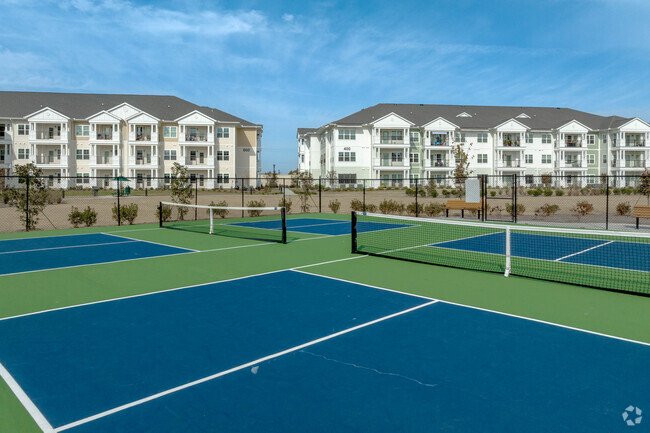 Building Photo - Willows at Grande Dunes