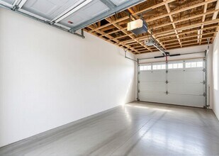 Building Photo - 132 Clocktower Dr