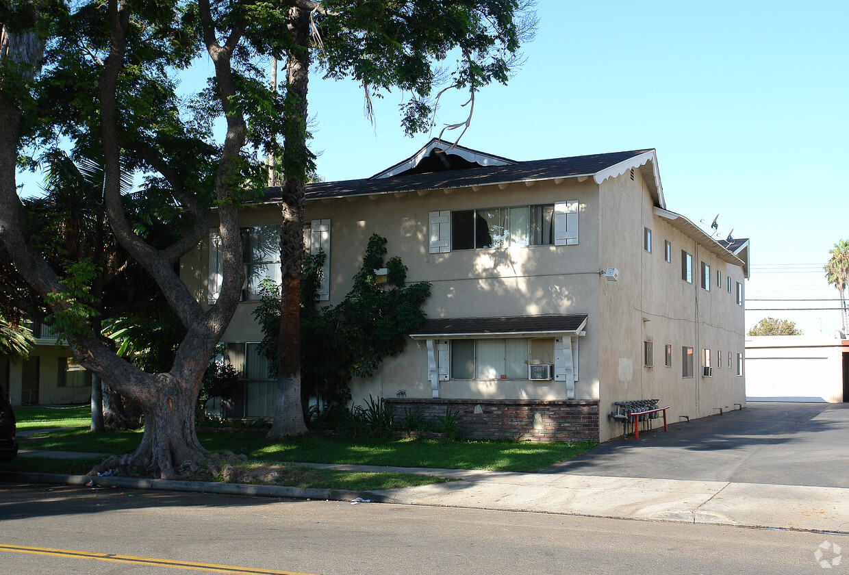 Building Photo - Palm Apartments