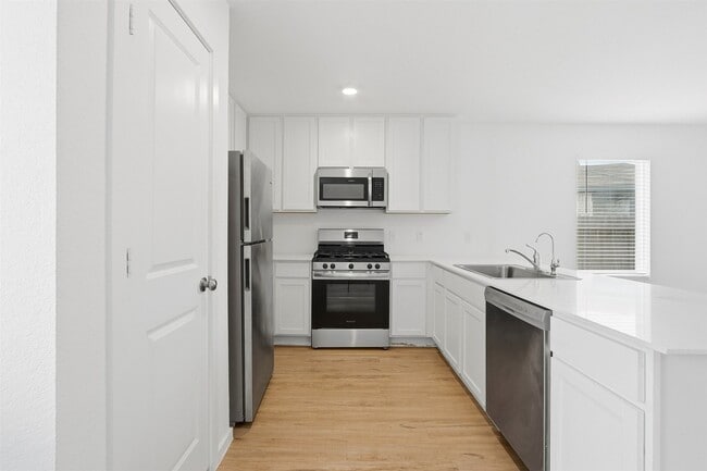 Building Photo - 21006 Longwitton Ln