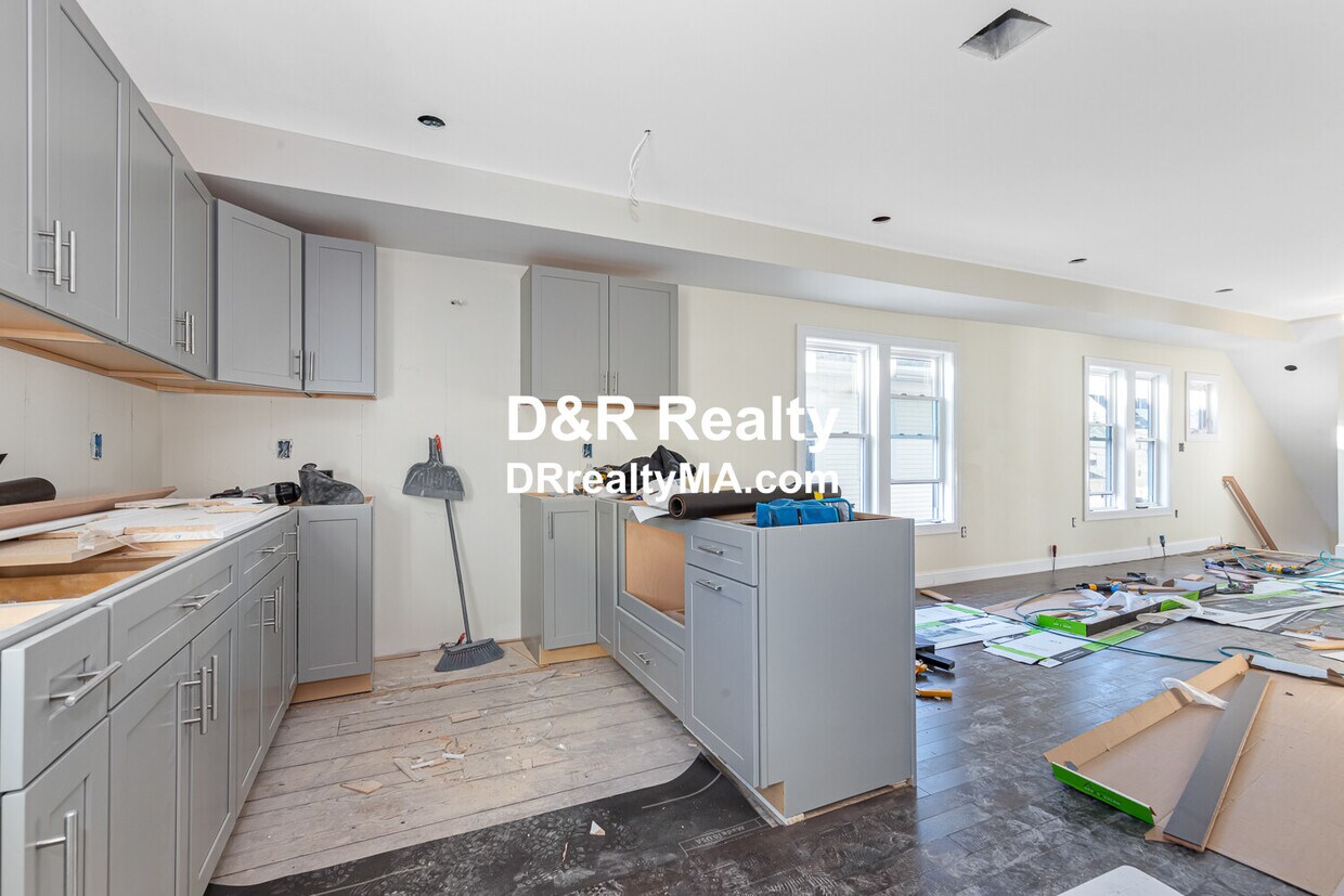 43 Wright Ave, Medford, MA 02155 House for Rent in Medford, MA