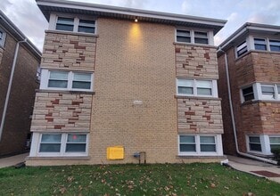 Building Photo - 2650 N Harlem Ave