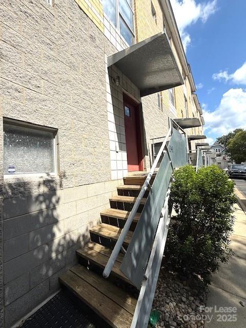 Building Photo - 2048 Atherton Heights Ln
