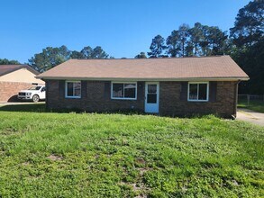 Building Photo - 802 Margaret Ln