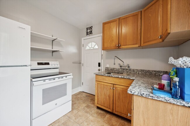 Foto del edificio - 4504 Guilford Rd