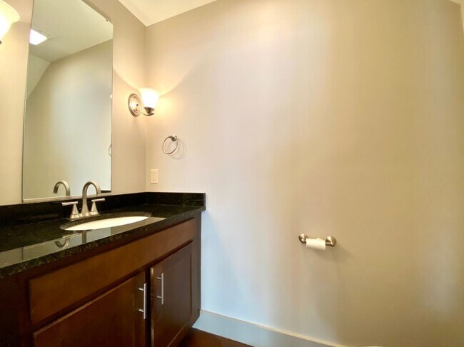 Foto del edificio - Beautiful Newer Construction in WAVL