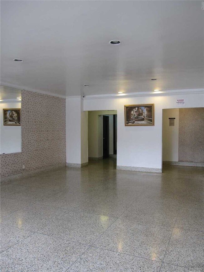 Foto del edificio - 91-15 Lamont Ave