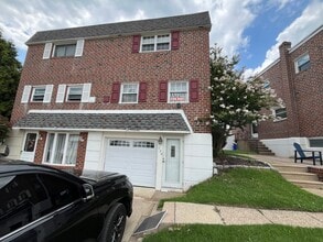 Building Photo - 124 Meadow Ln