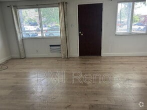 Building Photo - 372 La Rue Ave