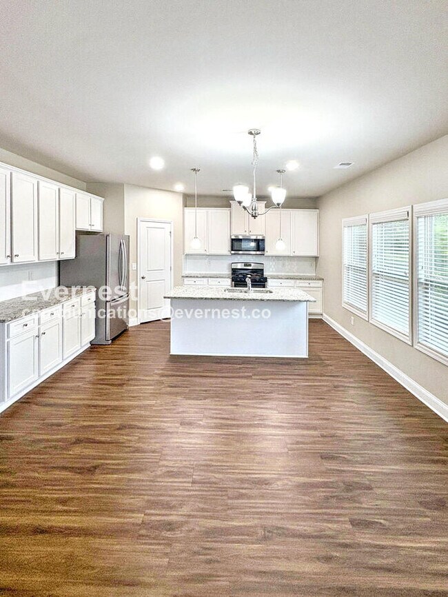 Foto del edificio - 130 Mandy Ln