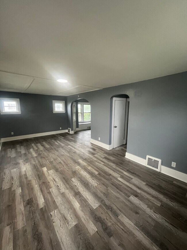 Foto del edificio - Section 8 Accepted, Charming 4BR 1 BA Home...