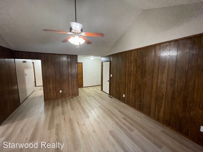 Building Photo - 3 br, 2 bath House - 2606 W. Primrose