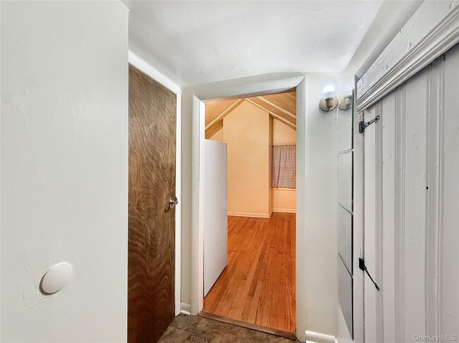 Building Photo - 252 Main St