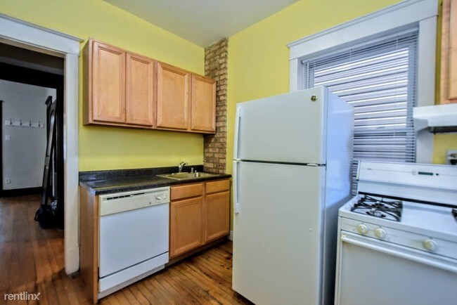 Building Photo - 4144 N Southport Ave