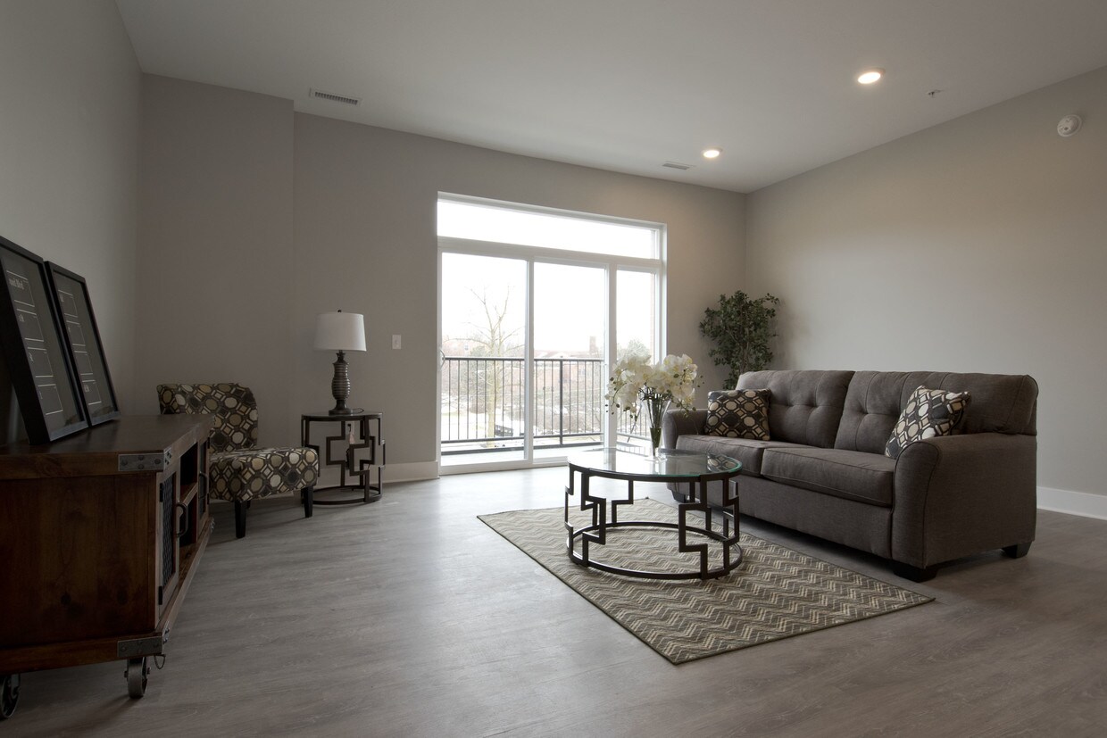 Fulton Square Apartments in Grand Rapids, MI