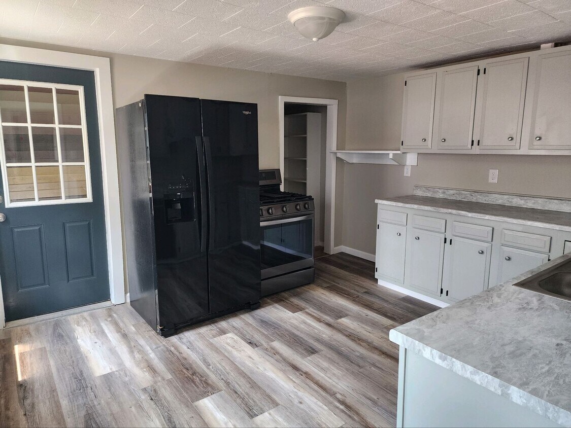 125 E Utica St, Oswego, NY 13126 House Rental in Oswego, NY