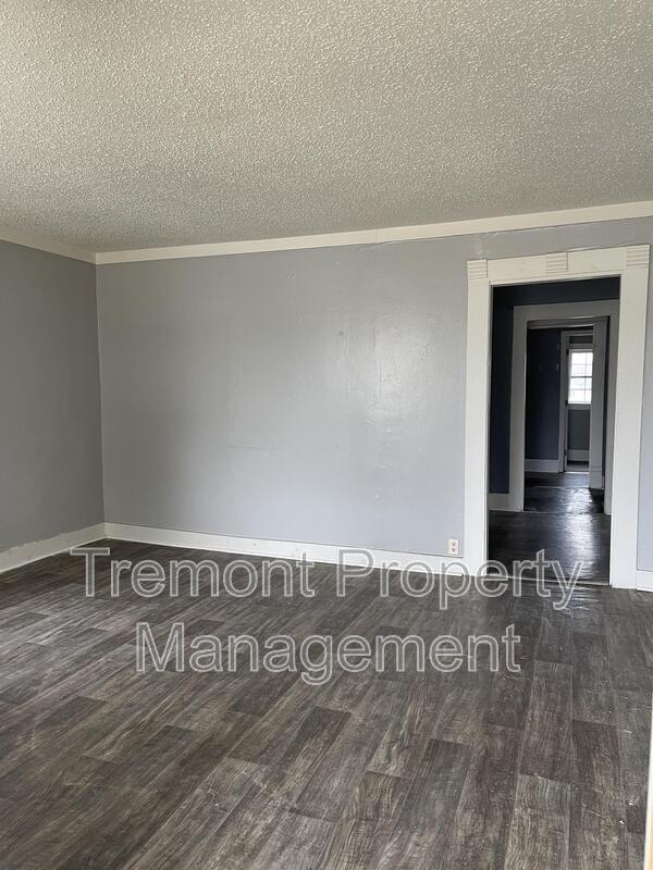 Building Photo - 1218 E 35th St