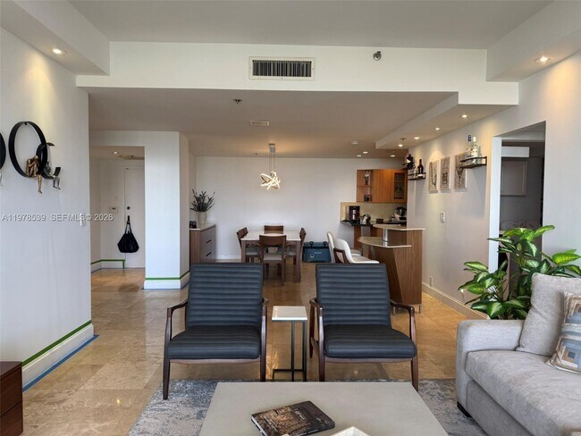 Foto del edificio - 251 Crandon Blvd