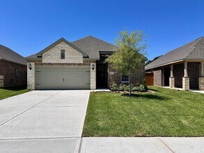 Building Photo - 6119 White Spruce Dr