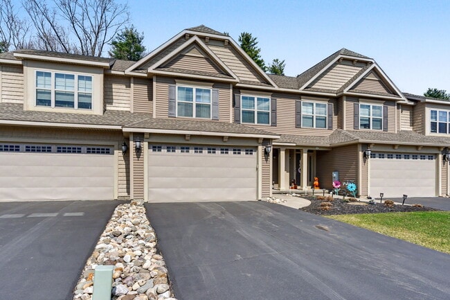 Building Photo - 4B Inglewood Dr