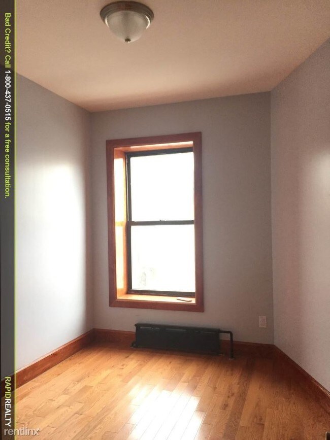 Building Photo - 221 24th St