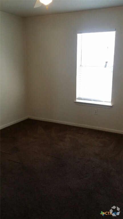Building Photo - 1102 Circle M Dr