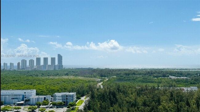 Building Photo - 14951 Royal Oaks Ln