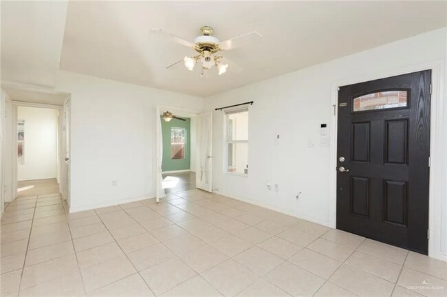 Foto del edificio - 816 Ivy Ave