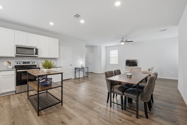 Foto del edificio - 961 Harper Ln