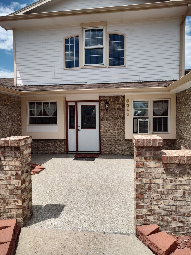 Building Photo - 6242 Pawnee Ave