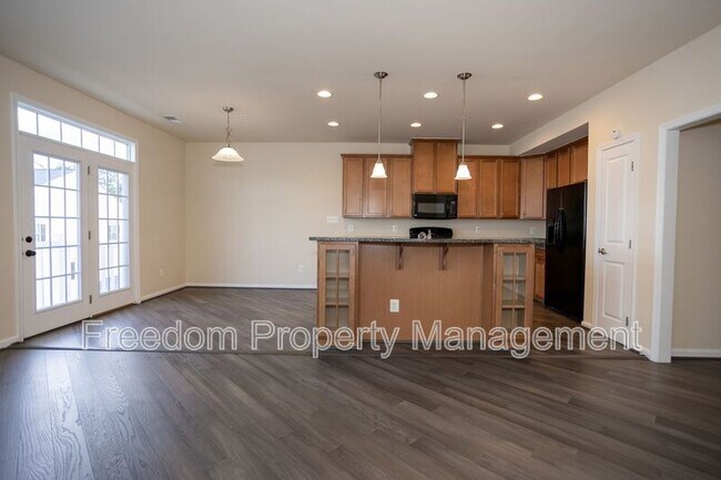 Foto del edificio - 7408 Brunson Cir
