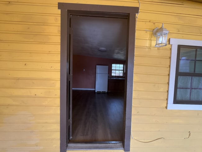 Building Photo - 3911 Spear St