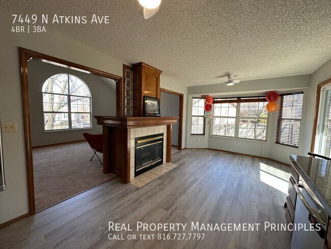 Foto del edificio - 7449 N Atkins Ave