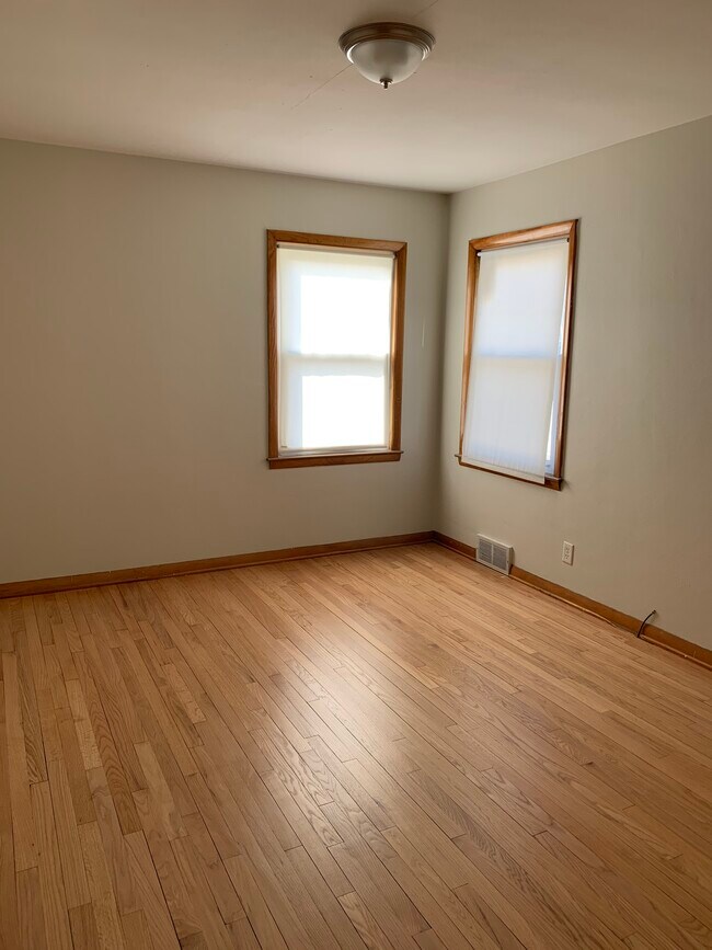 Building Photo - 3167 S 35th St