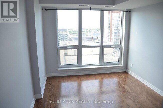 Photo du bâtiment - 234-1234 Rideau St