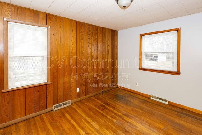 Foto del edificio - 312 E 317th St