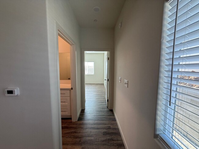 Building Photo - 9207 Prometheus Dr