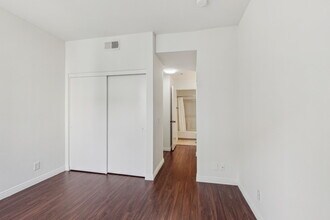 Building Photo - Kenmore Towers