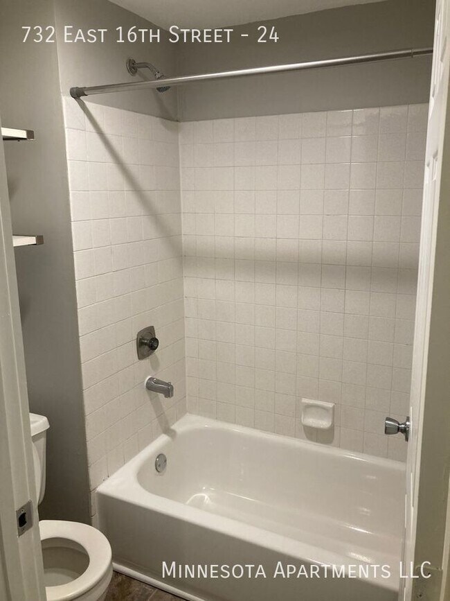 Building Photo - Newly Renovated 1 Bedroom!