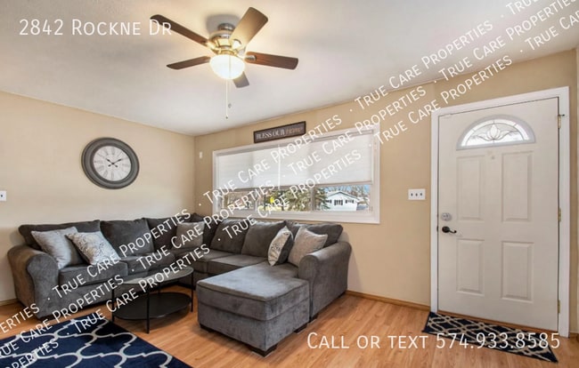 Building Photo - 2842 Rockne Dr