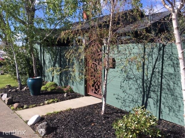 Building Photo - 2 br, 1 bath House - 900 Hargus Avenue