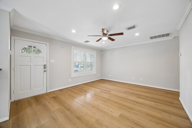 Foto del edificio - 3506 Garrow St