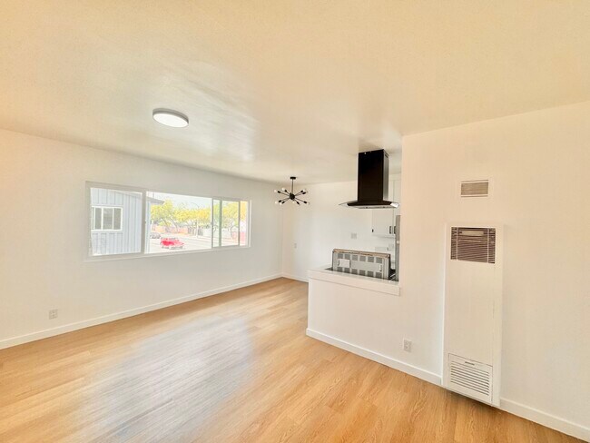 Foto del edificio - 6303 Cherry Ave