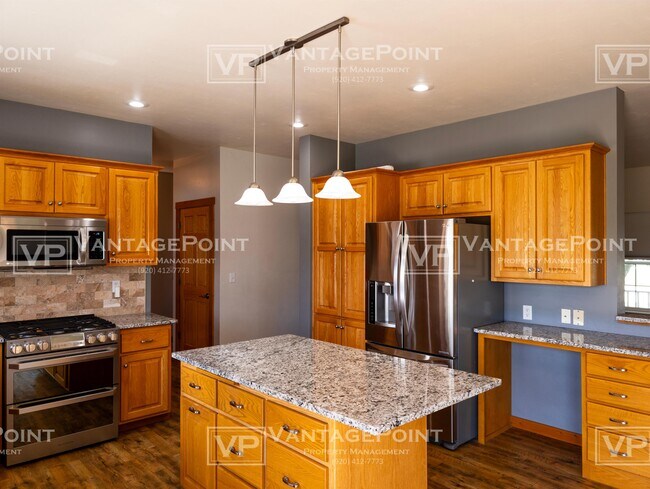 Foto del edificio - 515 Winding Waters Way