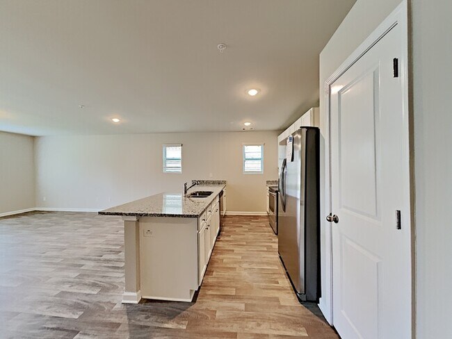 Foto del edificio - New 3 Bedroom Home in Conyers! Apply Today!